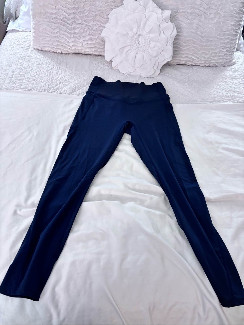 Halara Cloudful Navy Crossover Pocket 7/8 Leggings M